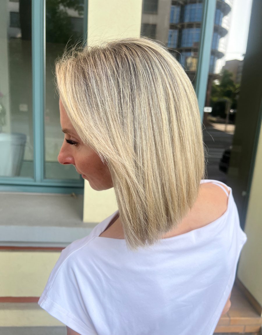 Helles, gepflegtes Blond im Profil – heller werden ohne harten Ansatz